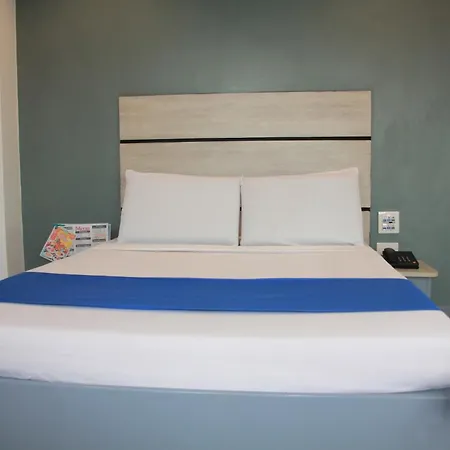 Nice Hotel Aurora Cubao